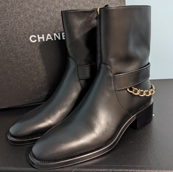 22A Chanel Black Chain Short Boots Booties Size 38 - Picture 2 of 10